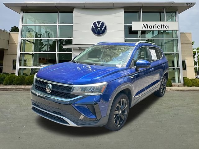 Certified Used 2022 Blue Volkswagen 1.5T SE image 1