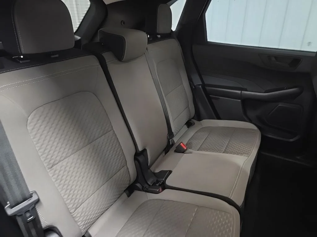 Used 2022 Gray Metallic Ford SE image 20