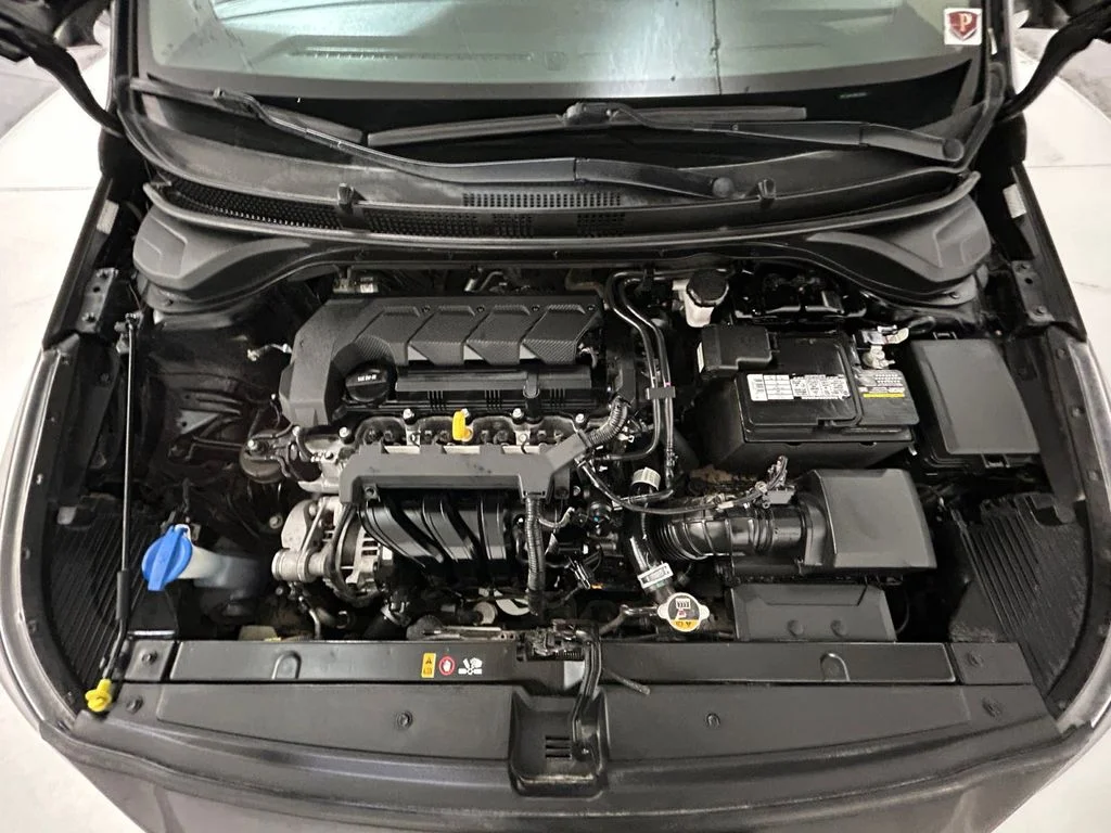 Used 2021 Black Hyundai SE image 21
