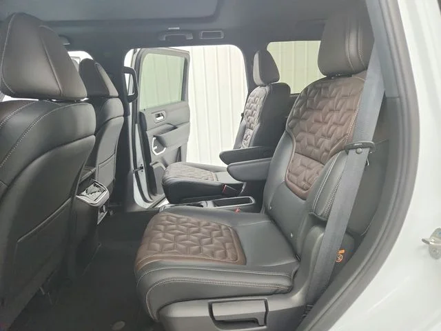 New 2026 White Nissan Platinum Reserve image 36