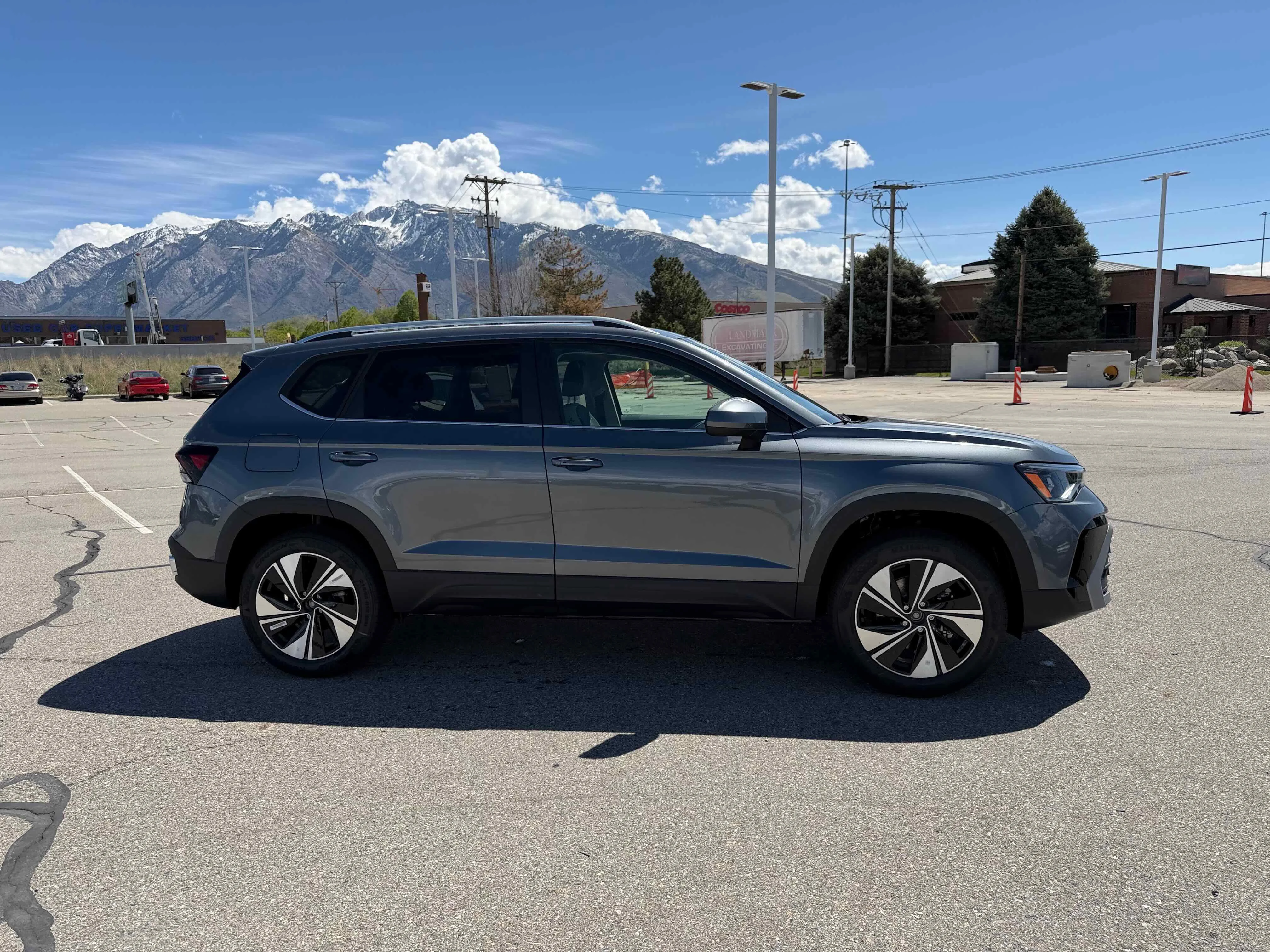 New 2026 Platinum Gray Volkswagen SE image 8