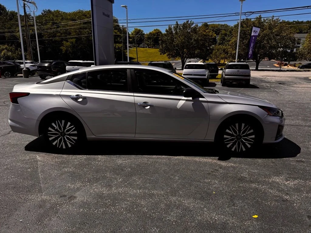 Used 2025 Silver Nissan SV image 5