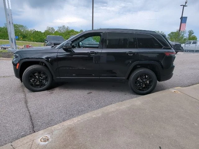 New 2026 Black Jeep Altitude image 31