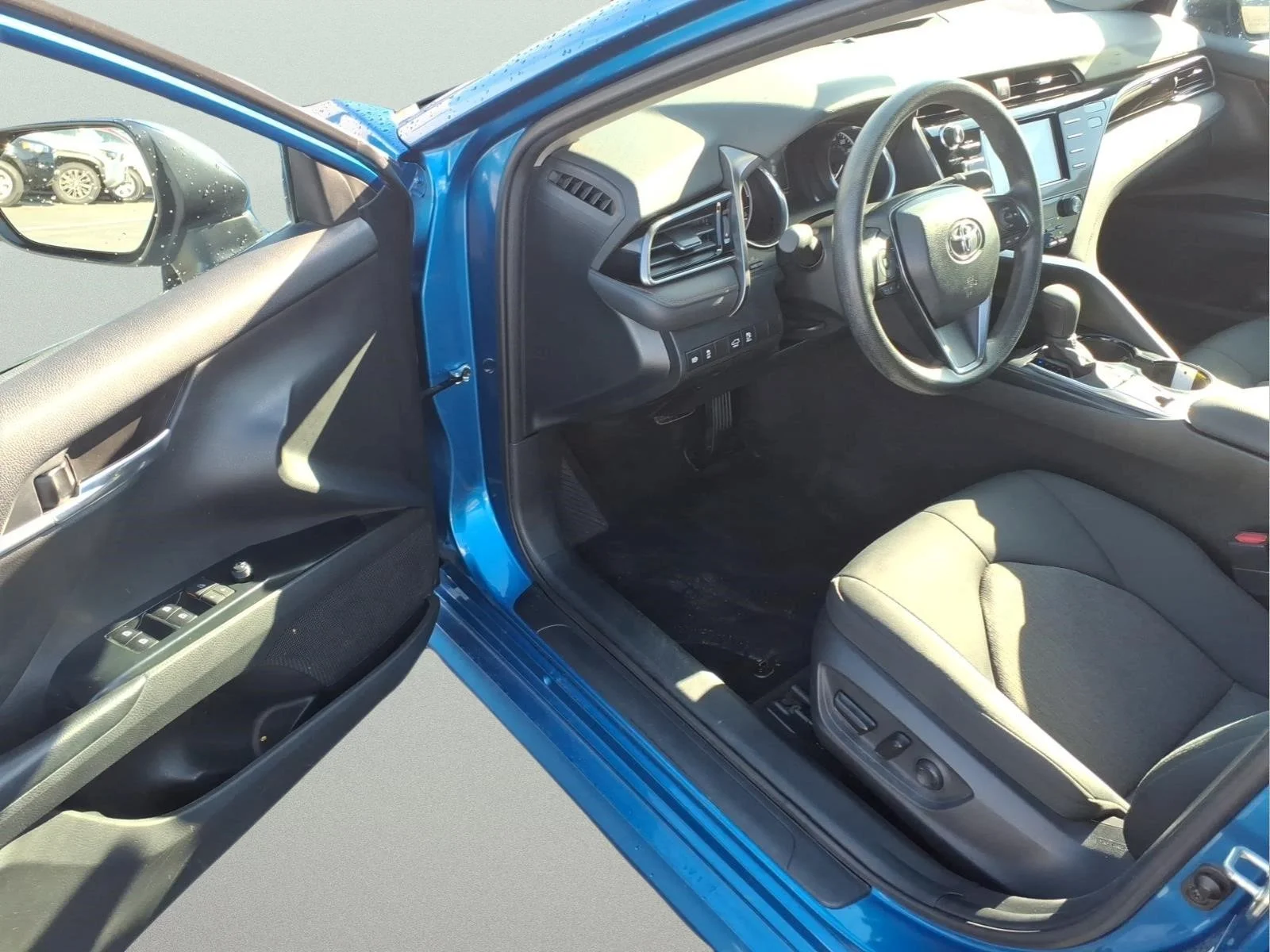 Used 2020 Blue Toyota LE image 10