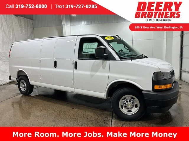 2025 Chevrolet Express Cargo WT