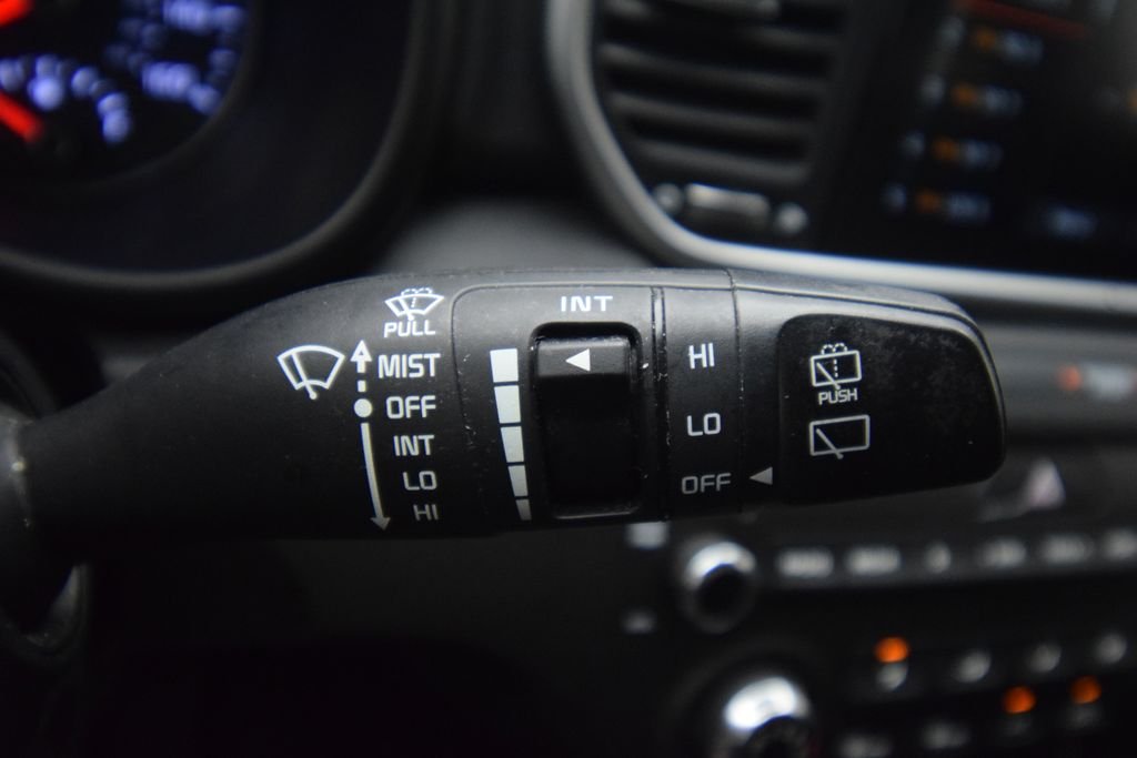 Used 2020 Clear White Kia LX image 27