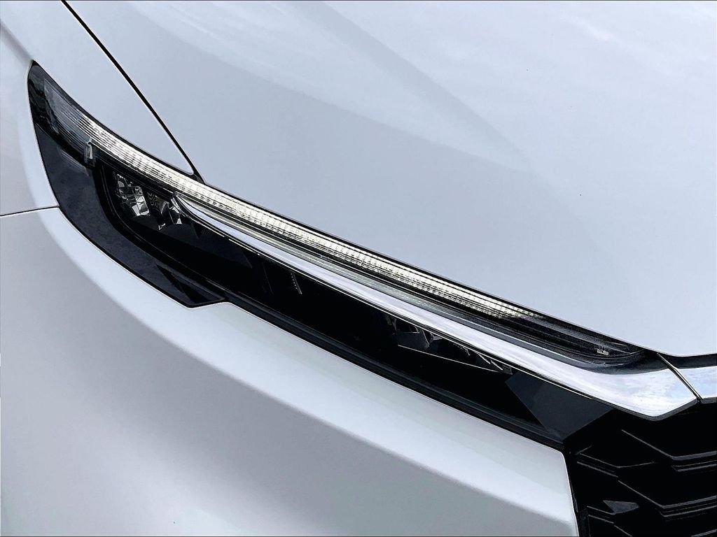 Used 2025 White Honda EX image 32