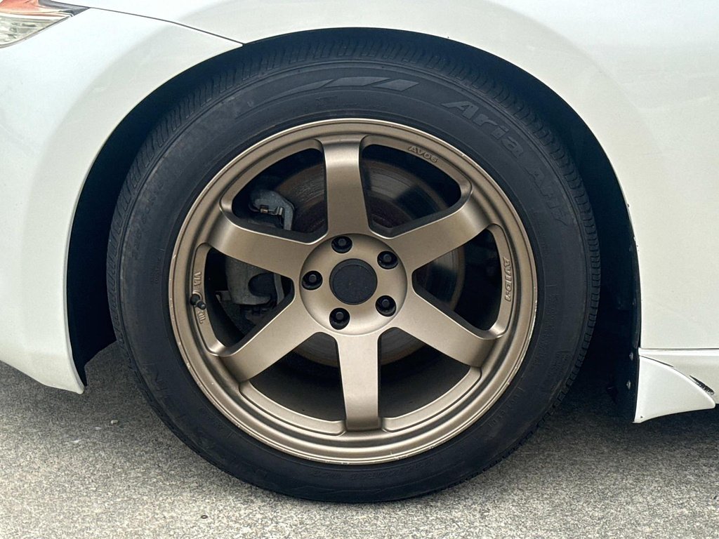 Used 2010 Pearl White Nissan Touring image 4