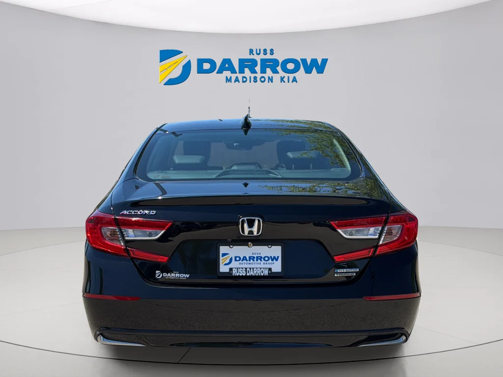 Used 2018 Black Honda Touring image 4