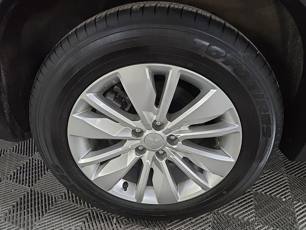 Used 2025 Red Mitsubishi ES image 18