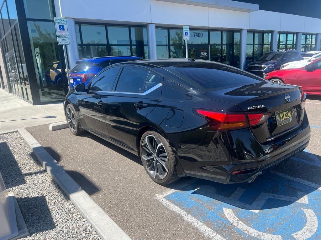 Used 2024 Black Nissan 2.5 SR image 11