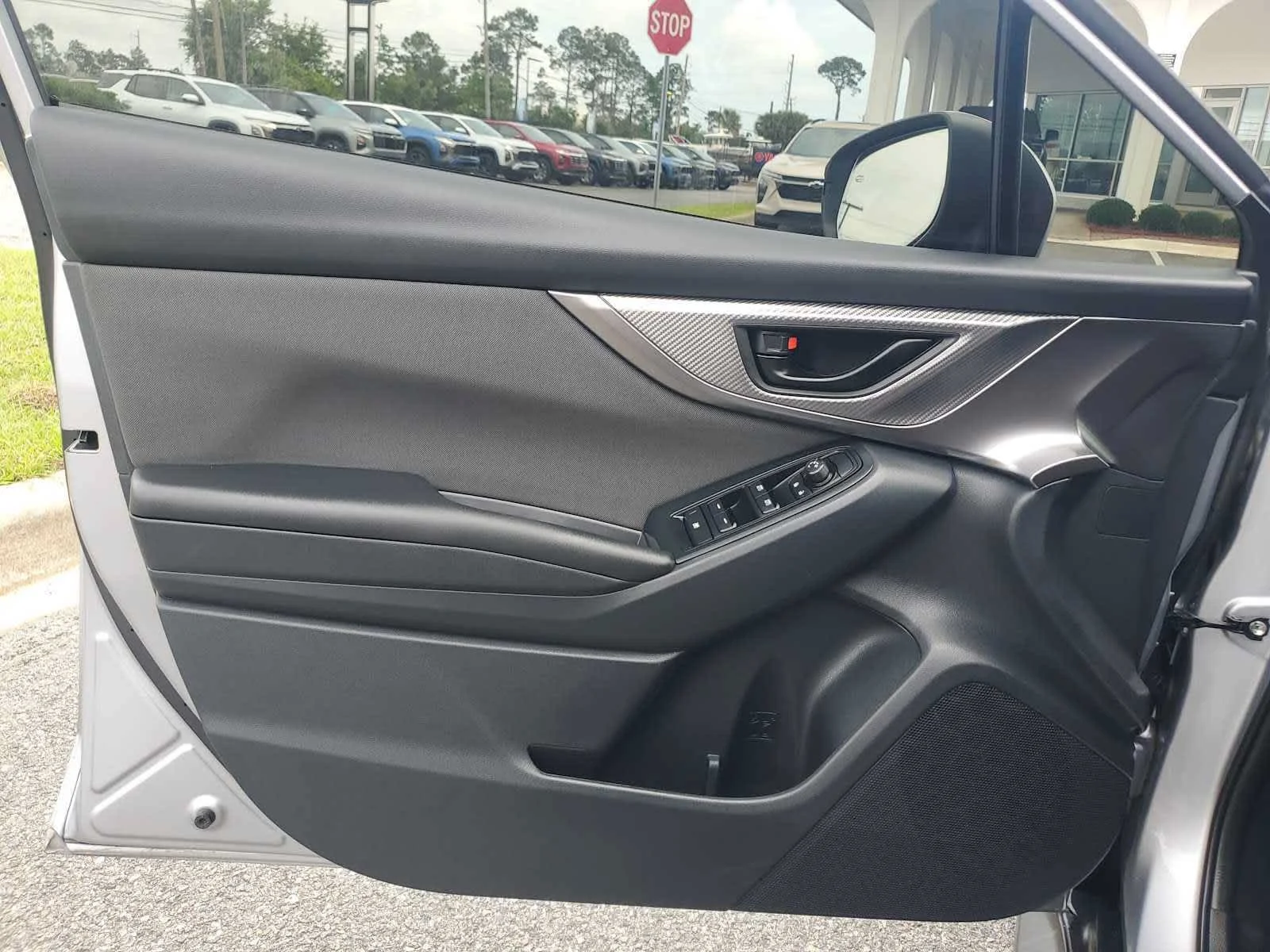 Used 2023  Subaru  image 14