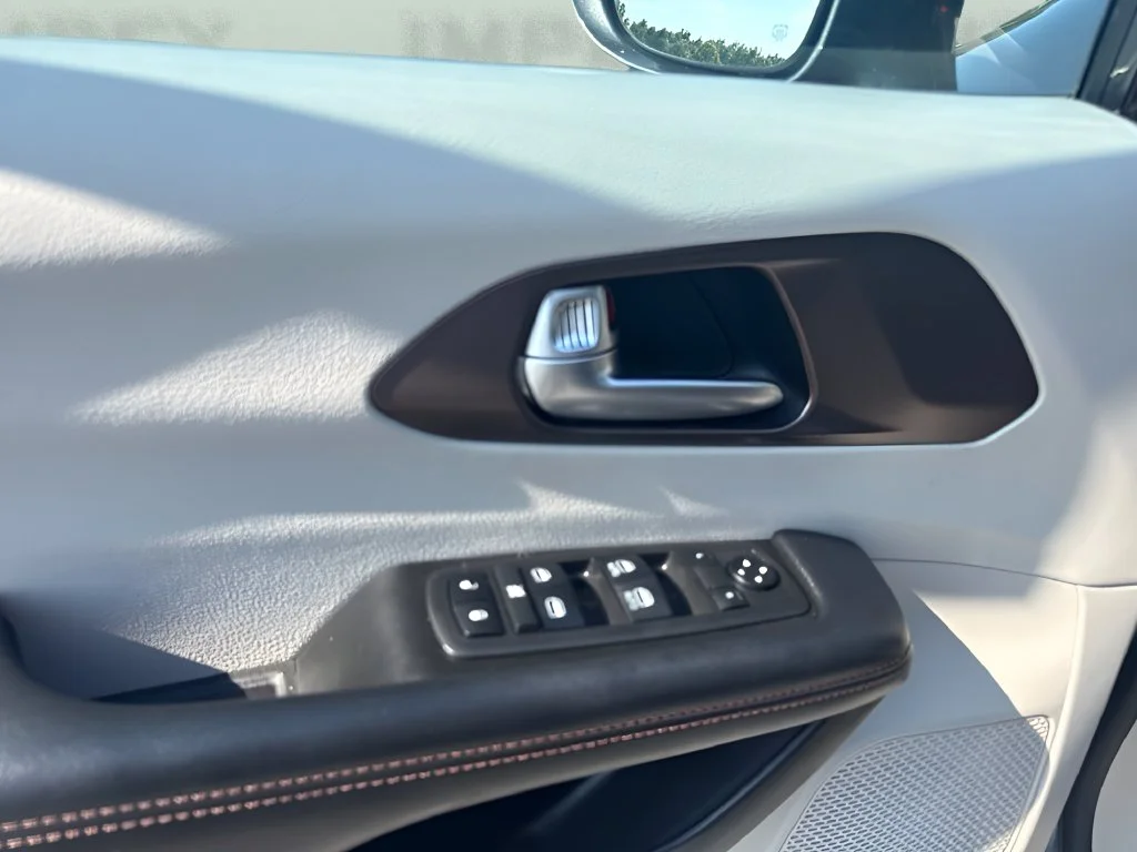 Used 2019 Gray Chrysler Touring Plus image 22