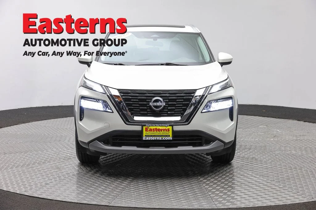 Used 2023 White Nissan SV image 2