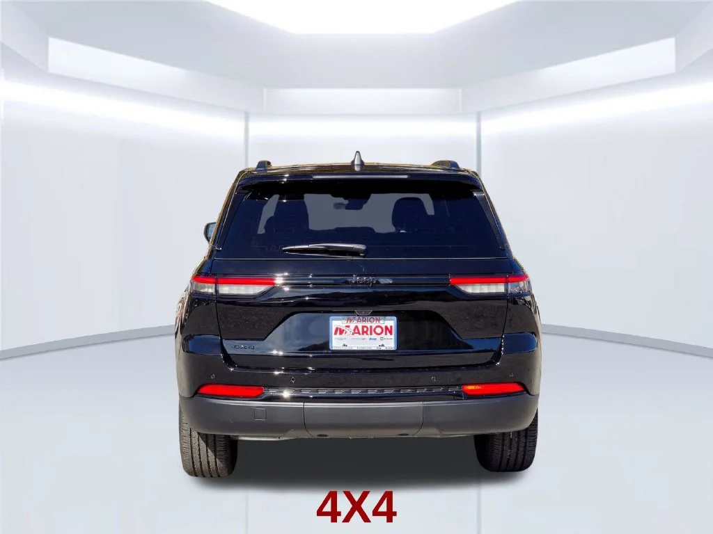 New 2027 Black Jeep Laredo X image 19
