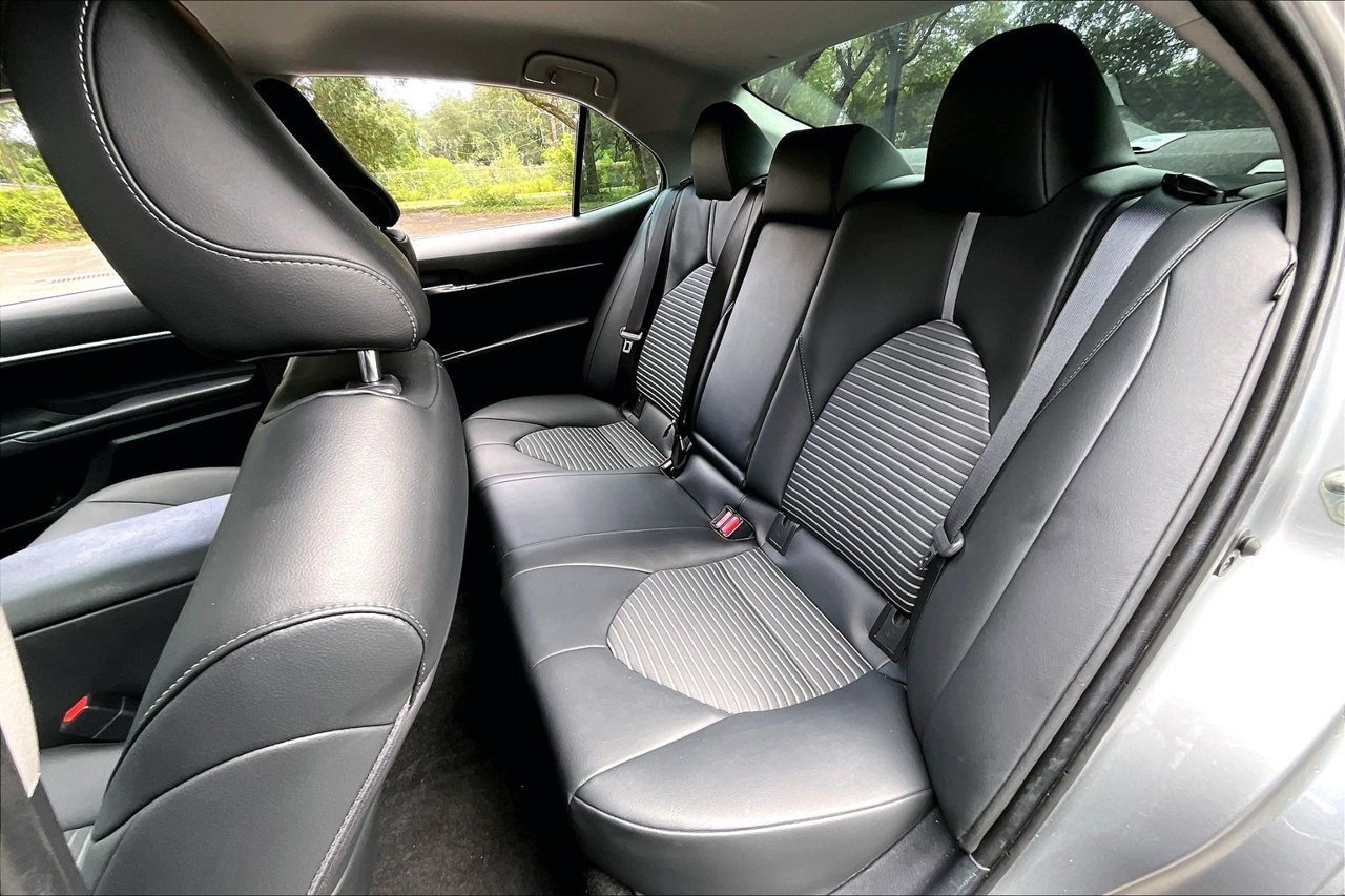 Used 2020 Silver Toyota SE image 19