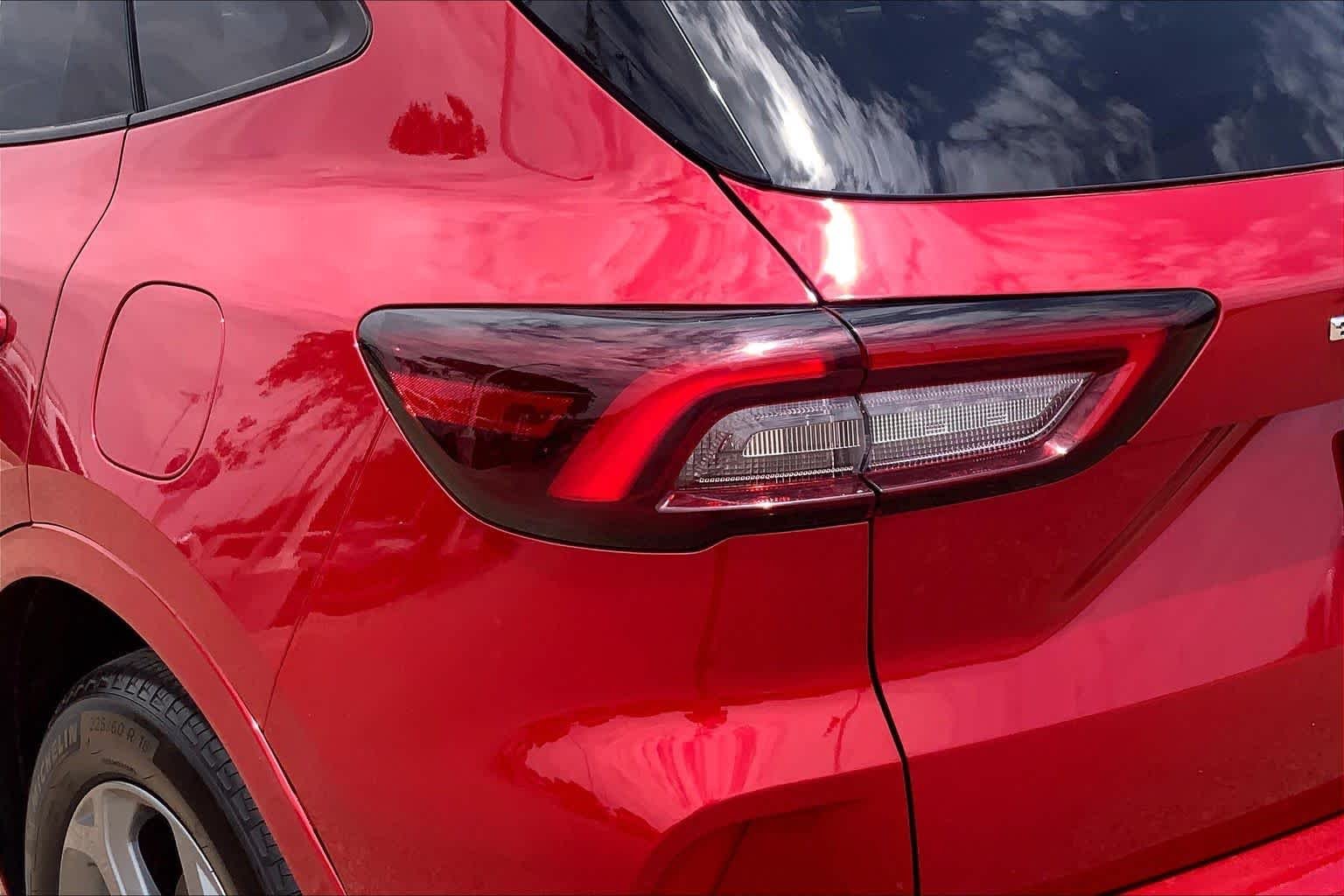 Used 2024 Rapid Red Metallic Tinted Clearcoat Ford ST-Line image 29