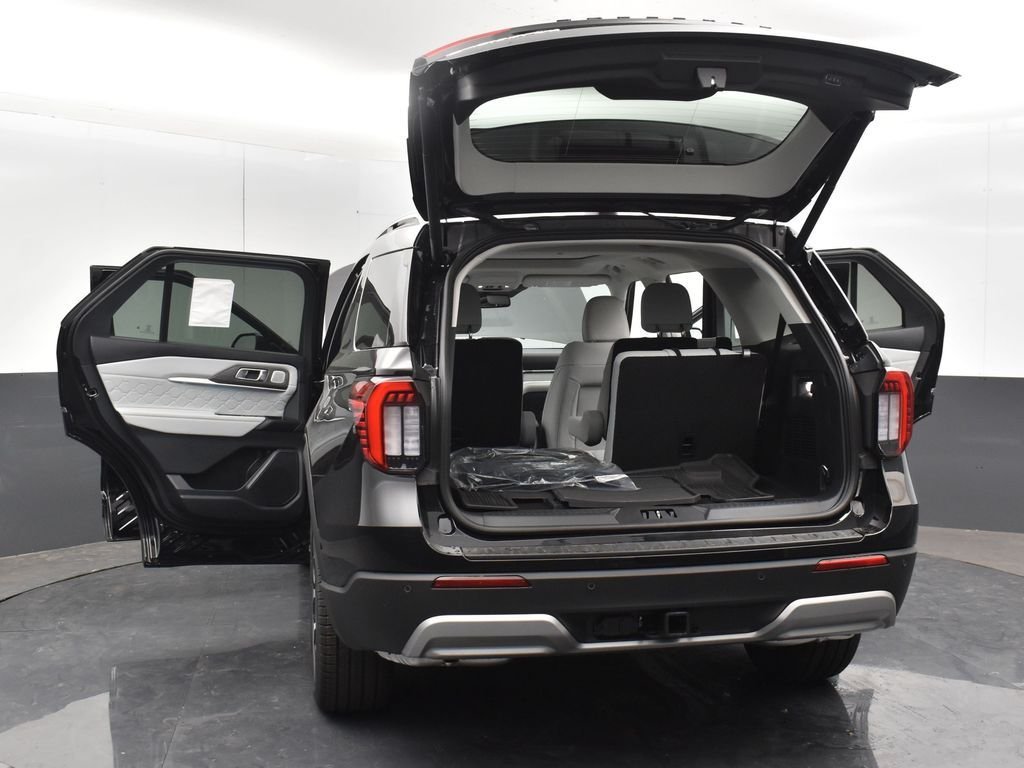New 2026 Agate Black Metallic Ford Platinum™ image 7