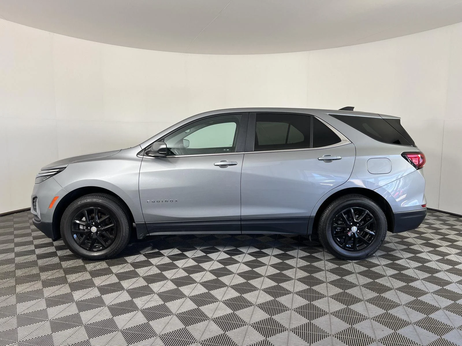 Used 2024 Sterling Gray Metallic Chevrolet LT image 29