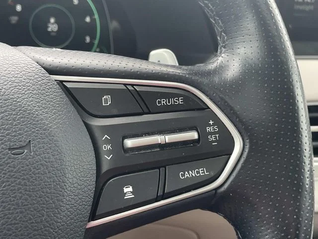 Used 2022 White Hyundai Calligraphy image 16