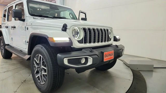 New 2026 Bright White Clear-Coat Exterior Paint Jeep Sahara image 26