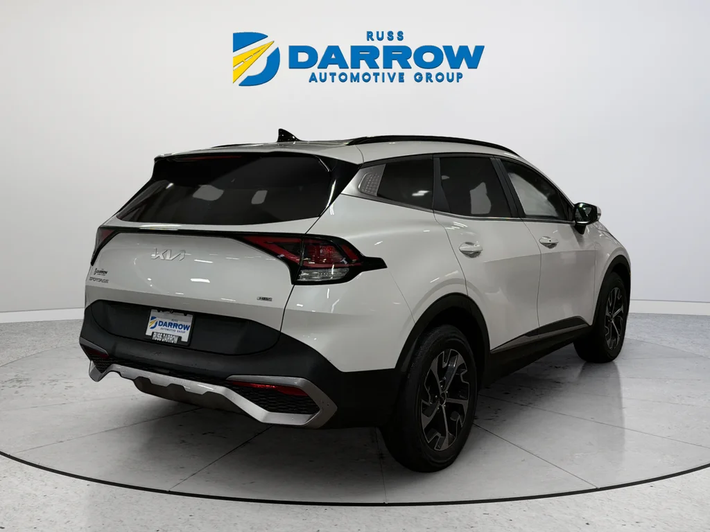 Used 2023 White Kia EX image 5