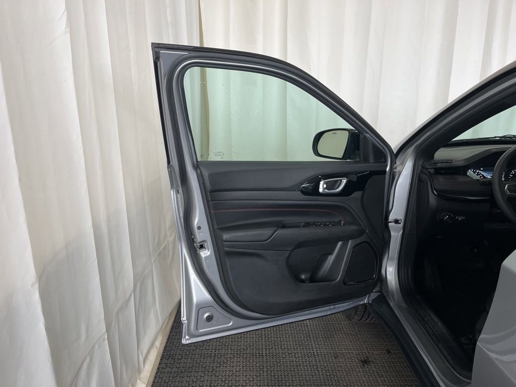Used 2023 Silver Jeep Trailhawk image 17