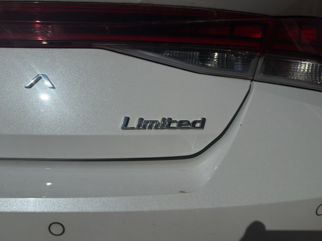Used 2023 Quartz White Hyundai Limited image 3