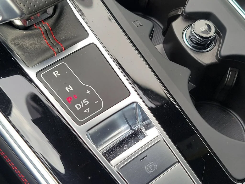 Used 2024 Daytona Gray Pearl Effect Audi 4.0T image 29