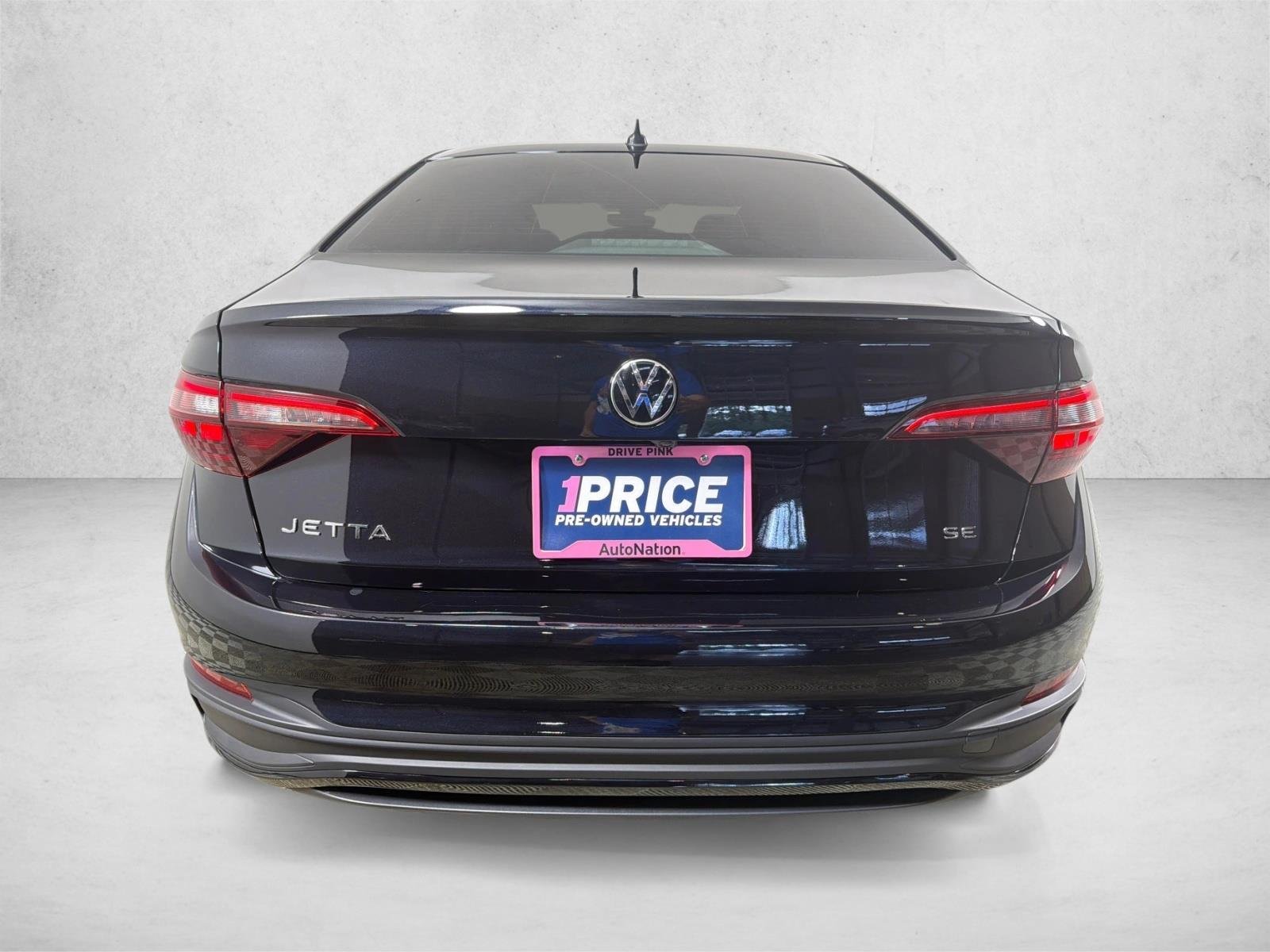Used 2024 Black Volkswagen SE image 4