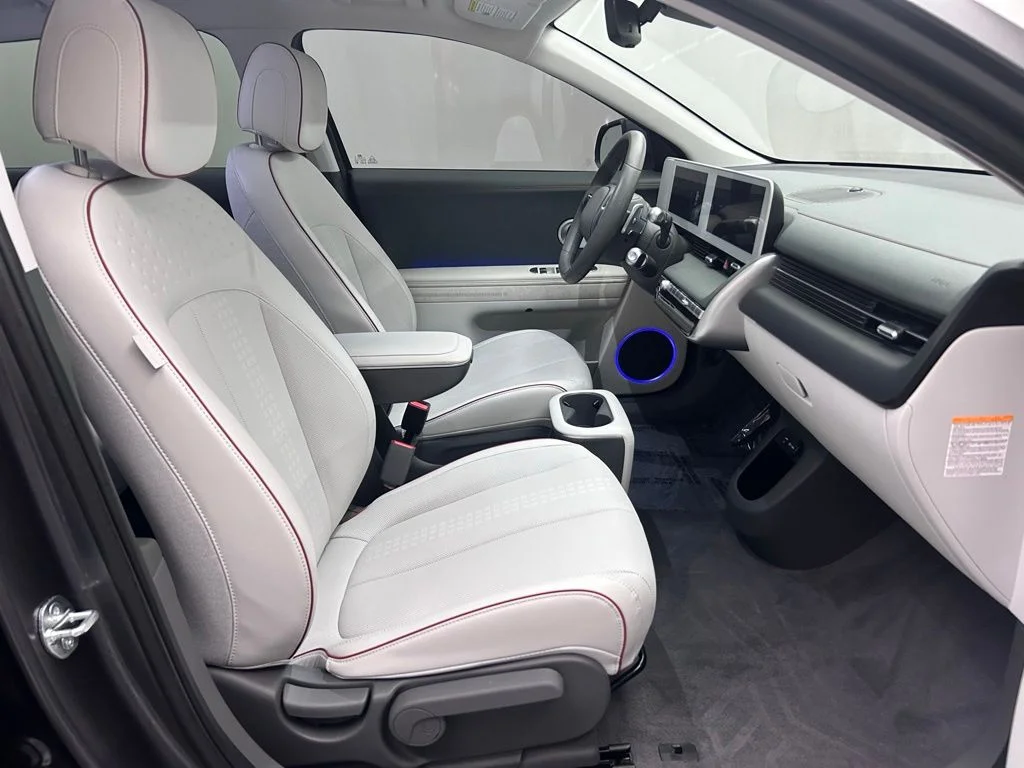 Used 2023 Gray Hyundai SEL image 17