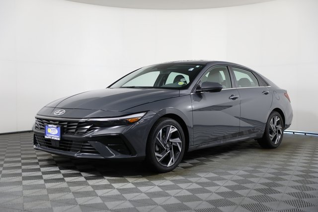 Used 2024 Hyundai Elantra SEL with VIN KMHLS4DG2RU754136 for sale in Glendale Heights, IL