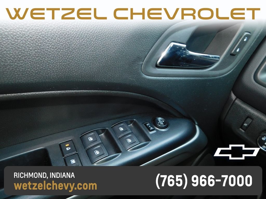 Used 2022 White Chevrolet LT image 27