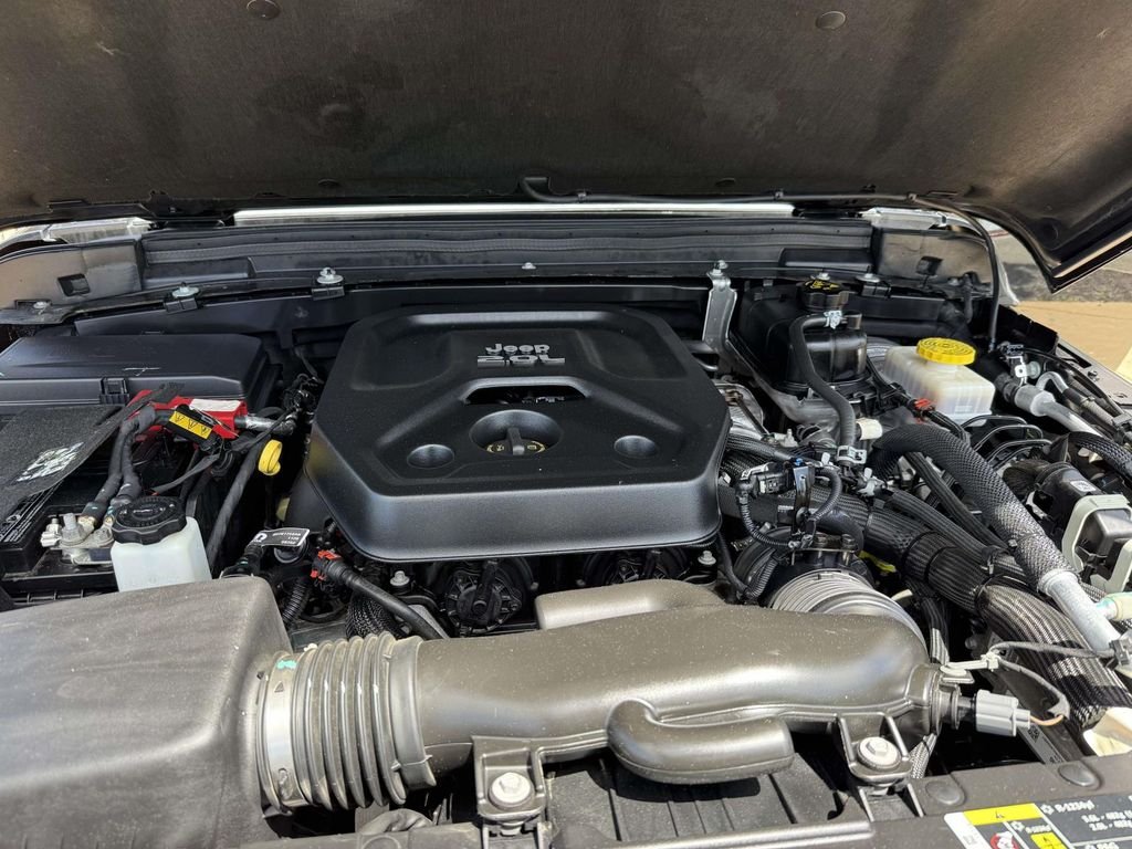 Used 2020 Black Jeep Unlimited Sport image 13
