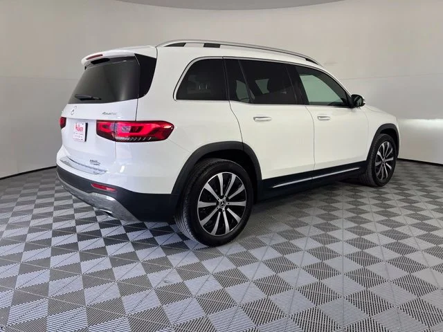 Used 2022 White Mercedes-Benz GLB 250 image 7
