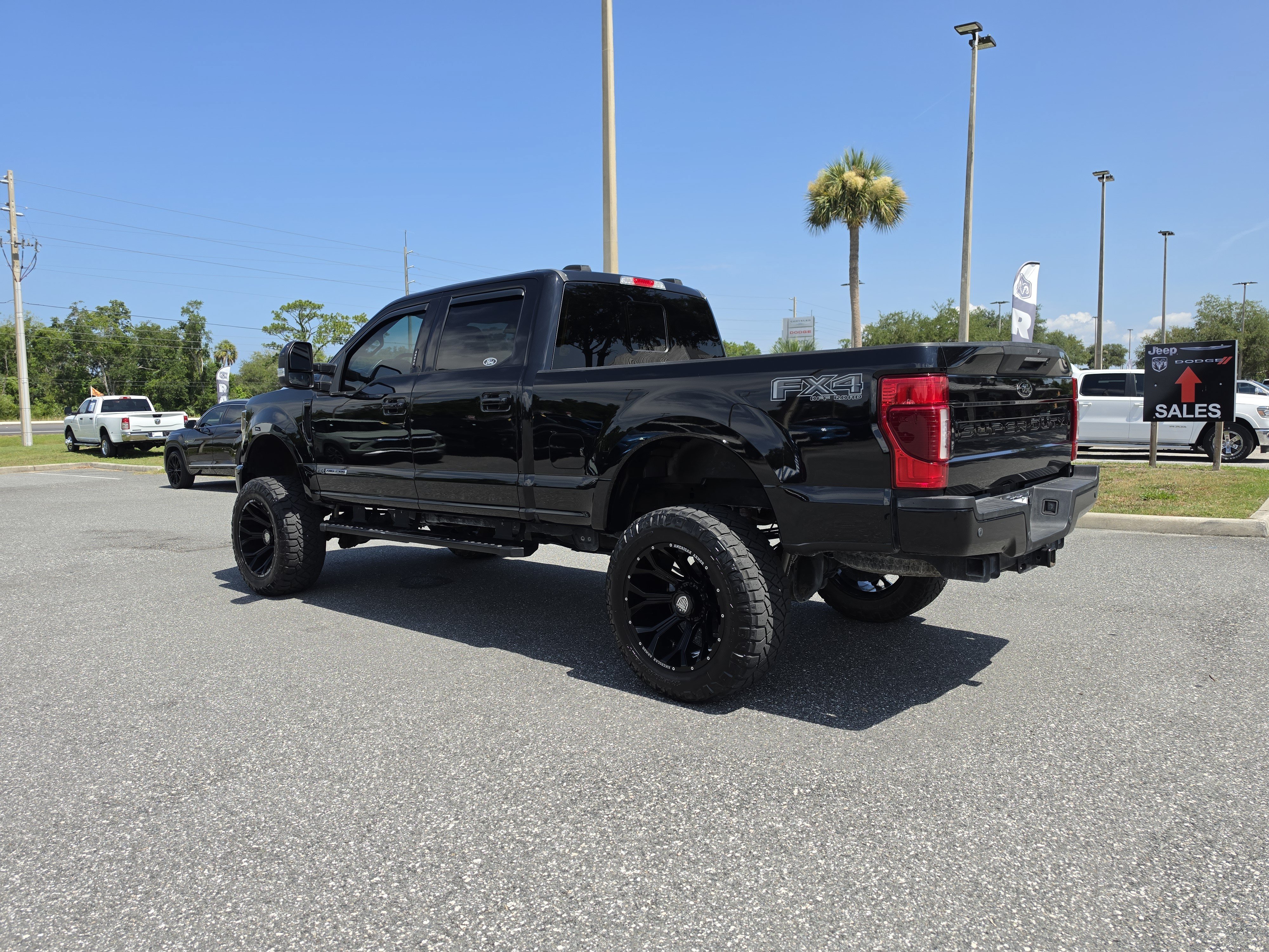 Used 2022 Black Metallic Ford LARIAT image 8