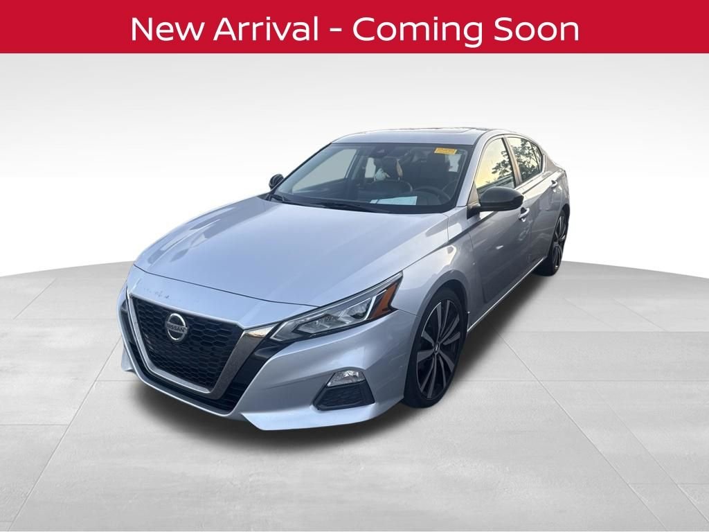 Used 2020 Silver Nissan 2.5 SR image 1