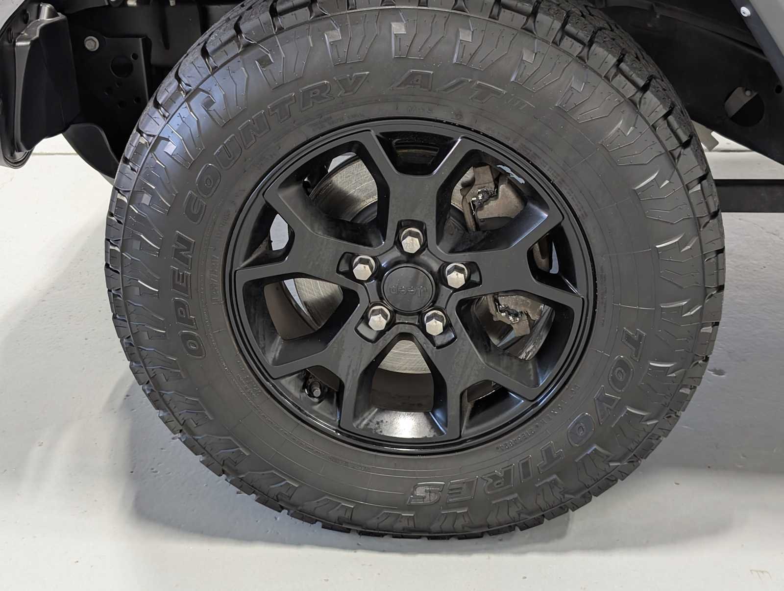 Used 2021 Granite Crystal Clearcoat Metallic Jeep Unlimited Willys image 3