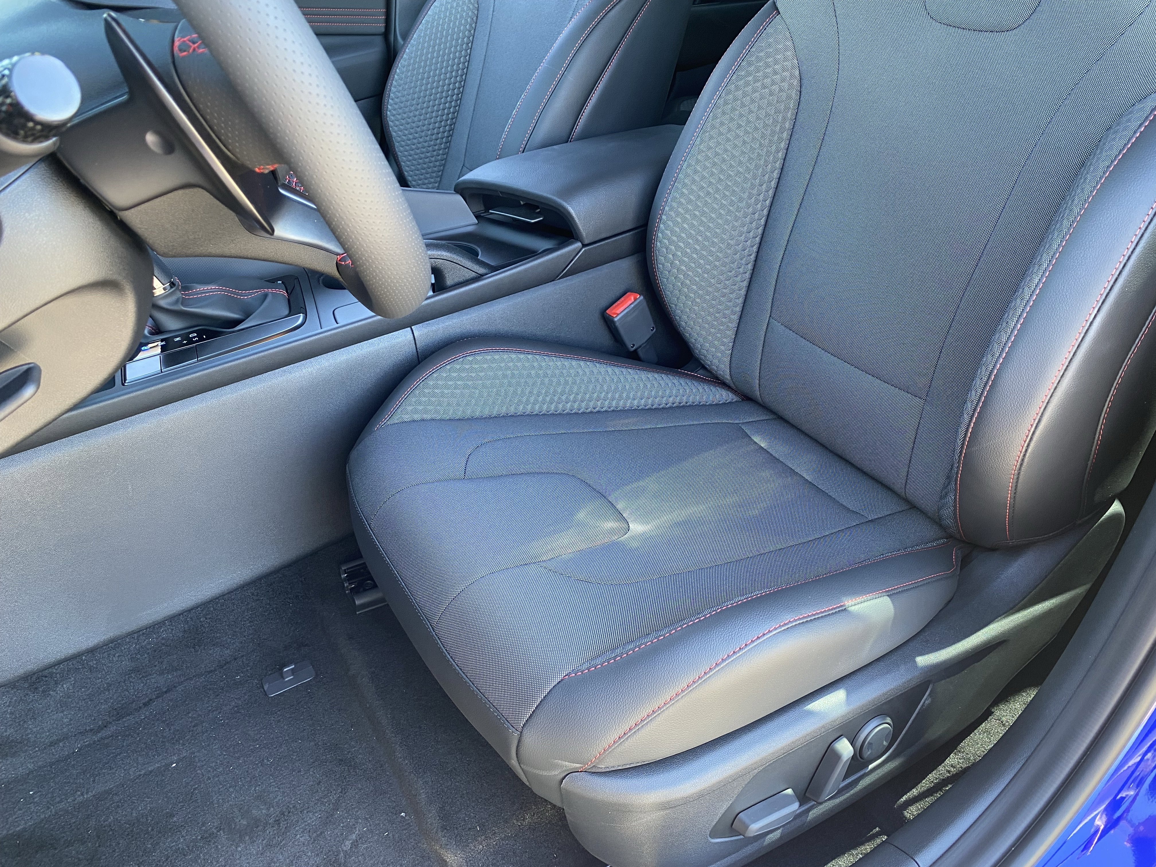 2025 Hyundai Elantra N Line - Photo 16