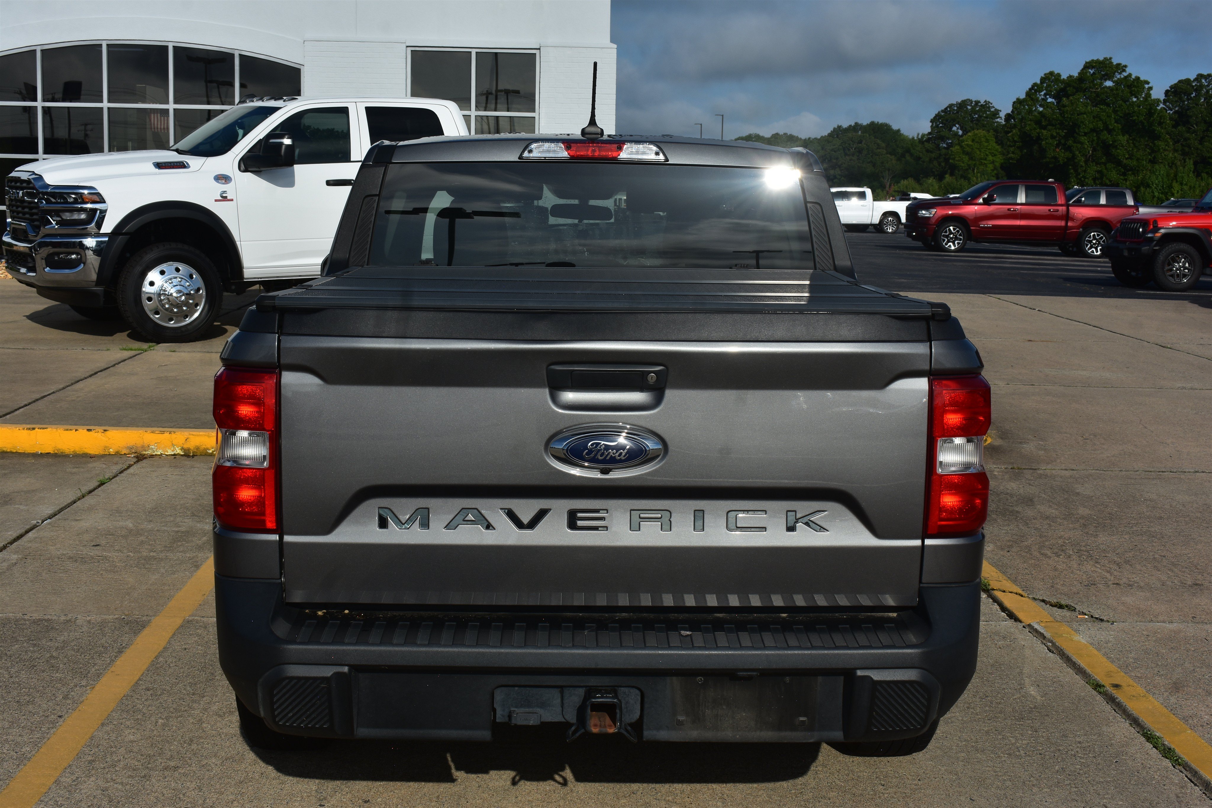 Used 2022 Gray Ford SUPERC image 6