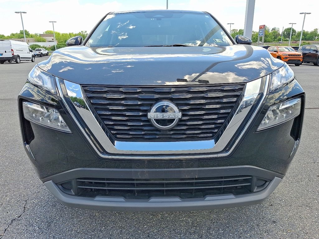 Used 2023 Black Nissan SV image 2