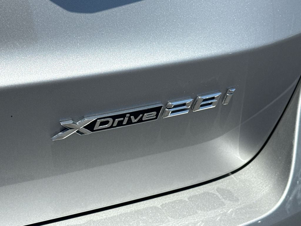 Used 2025 Silver BMW xDrive28i image 9