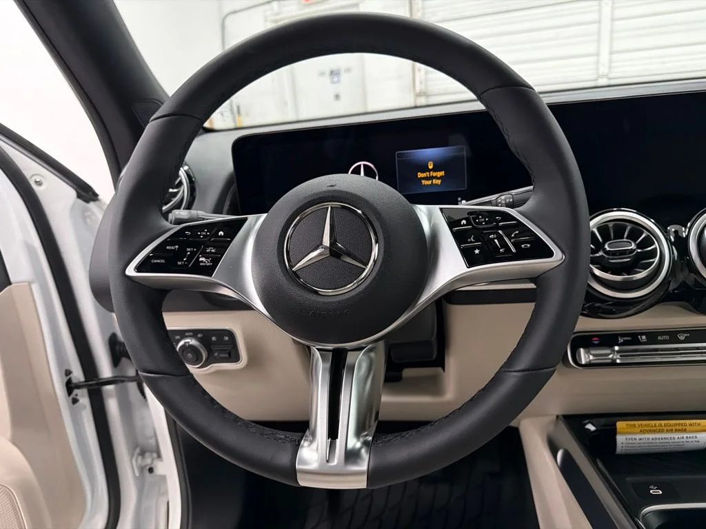 New 2026 White Mercedes-Benz GLB 250 image 15