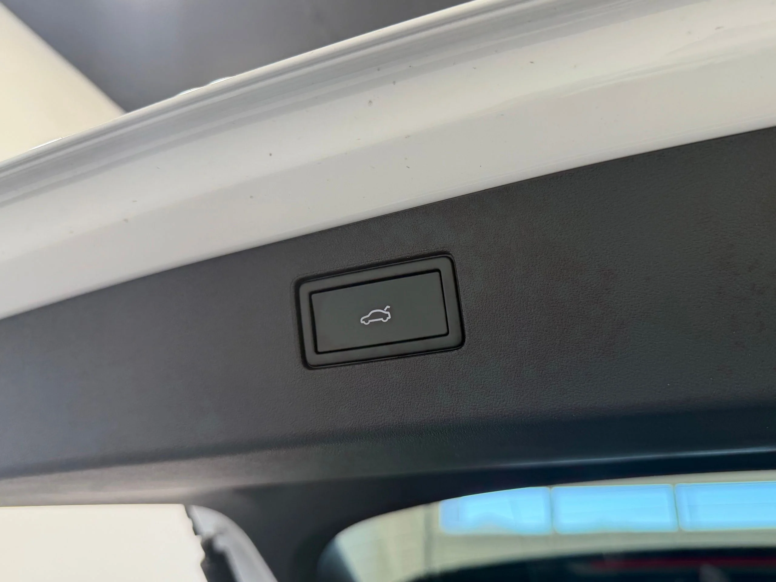 New 2026 White Volkswagen 2.0T SE R-Line Black image 25