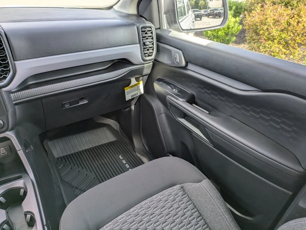 New 2026 Oxford White Ford XL image 17