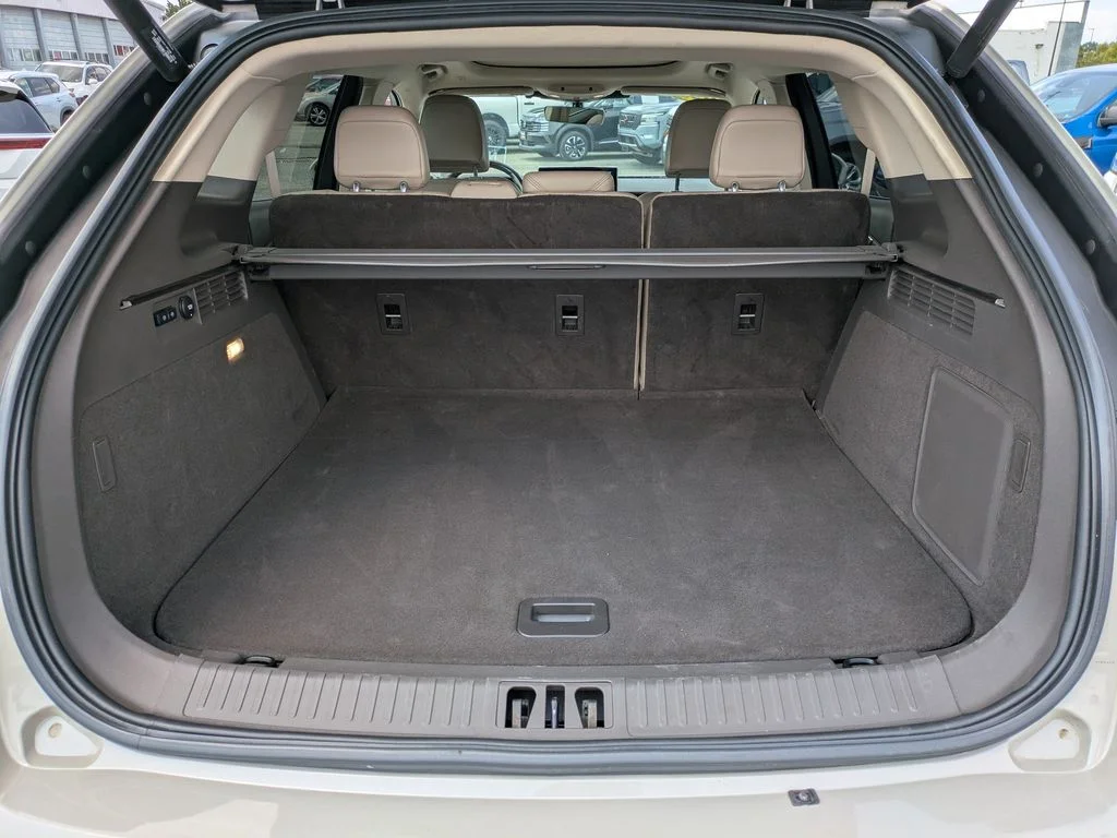 Used 2022 Ceramic Pearl Metallic Tinted Clearcoat Lincoln Reserve image 14
