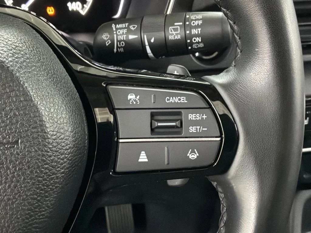 Used 2024 Modern Steel Metallic Honda Touring image 10