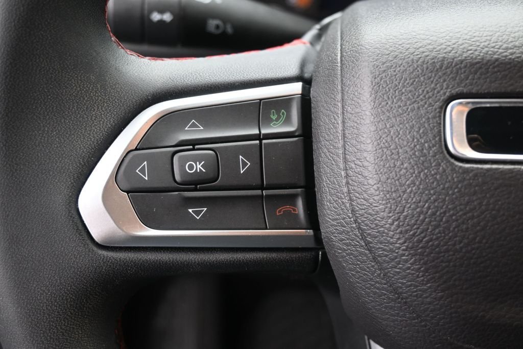 Used 2024 White Jeep Trailhawk image 28