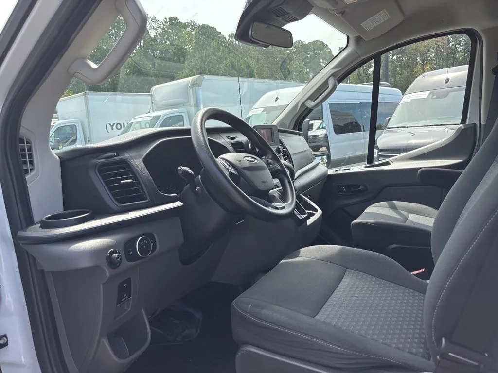 Used 2024 Oxford White Ford Base image 39
