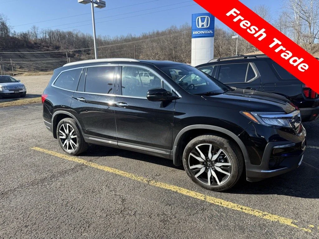 Used 2022 Black Honda Touring image 1